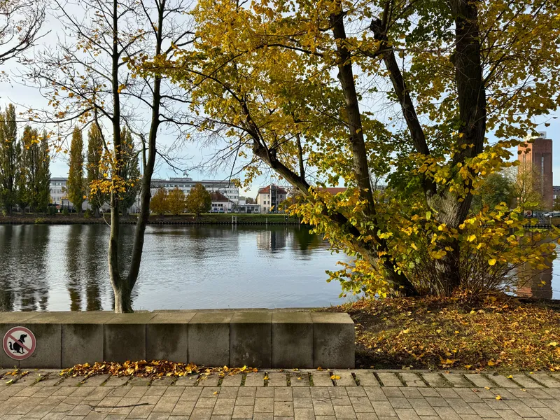 Home is where you calm down - ruhige 2 Zimmer mit Einbauküche und Balkon — photo 1